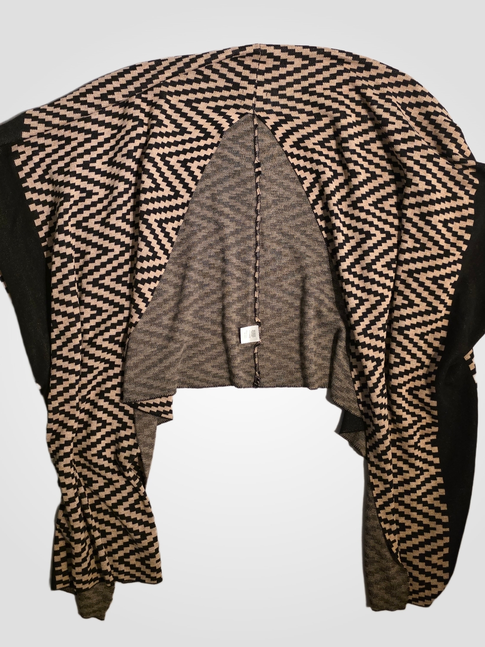Joseph A Geometric Pattern Open-Front Women’s Shawl - Black & Beige ONE SIZE